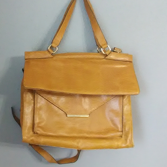 Vince Camuto Handbags - Vince Camuto Laptop Messenger Bag